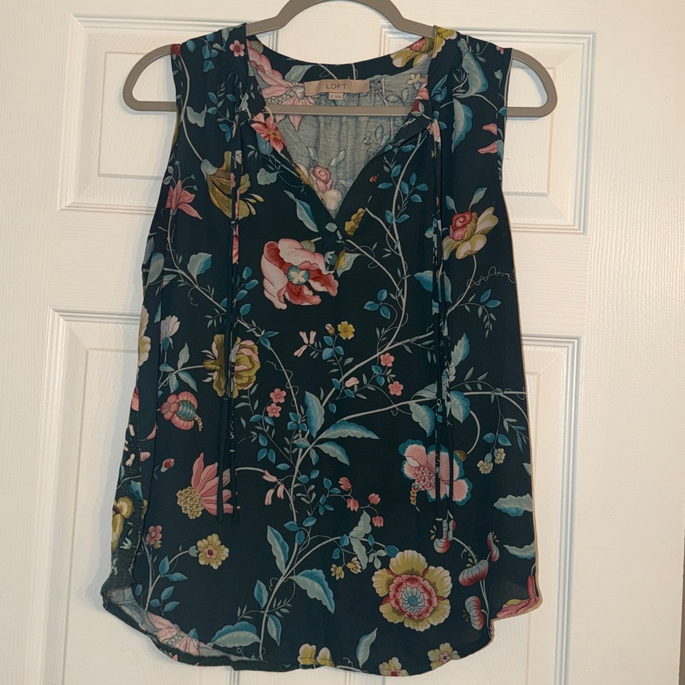LOFT Floral V-Neck Blouse | Medium | Work to Weekend